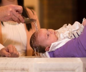 Célébration baptême : comment faire plaisir à son filleul sans se ruiner complètement ?