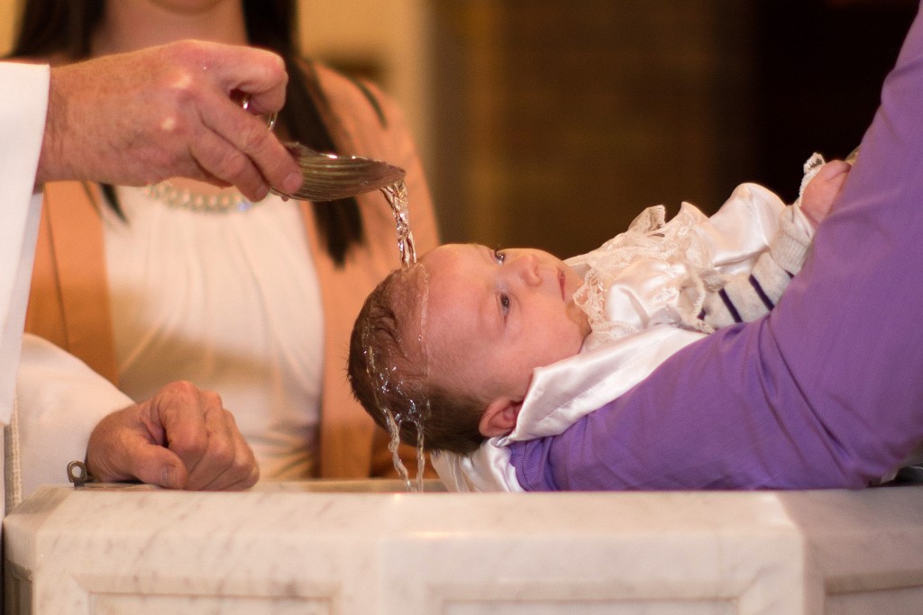 Célébration baptême : comment faire plaisir à son filleul sans se ruiner complètement ?